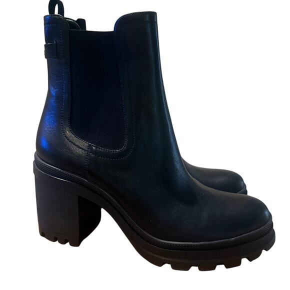 Nearly New! Veronica Beard Winnie Water Resistant Chelsea Boots in Black Sz. 9.5 - Picture 4 of 10